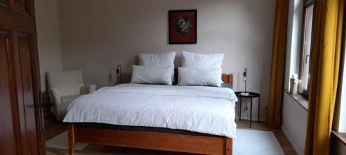 Calbe Apartment | Hübscher Wohnen-Geräumige Ferienwohnung im Gutshaus nahe Saale und Elbe