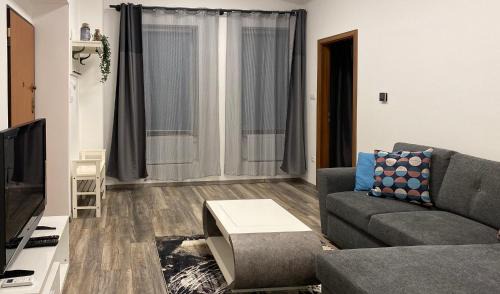 Koszeg Apartment | Hősök Tornya Apartman