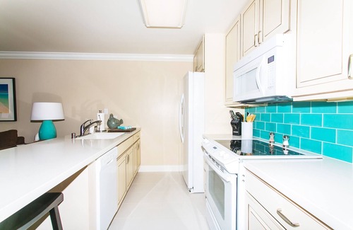 Wailua House Lots Condo | H-G-T-V type Renovation, Million Dollar view starting at only $210/night!