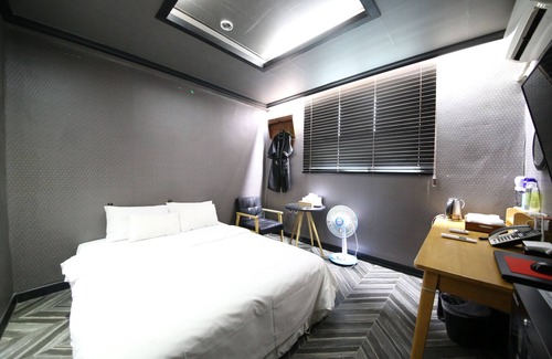 Gongju Hotel | H motel