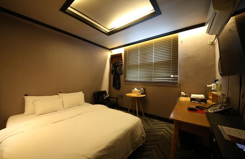 Gongju Hotel | H motel
