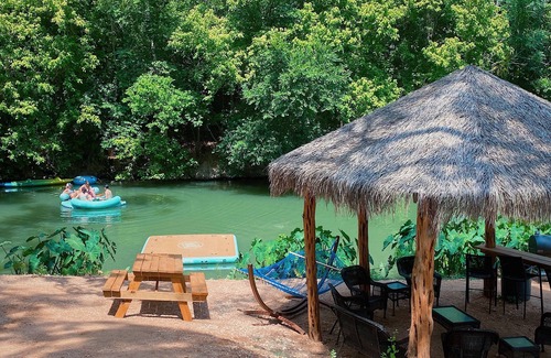 Sutherland Springs House | #H Son's Rio Cibolo - Glamping Cabin
