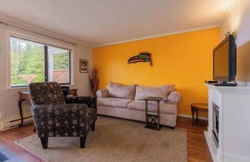 Alert Bay Cabin | (H) Standard Double Cabin (pet friendly)