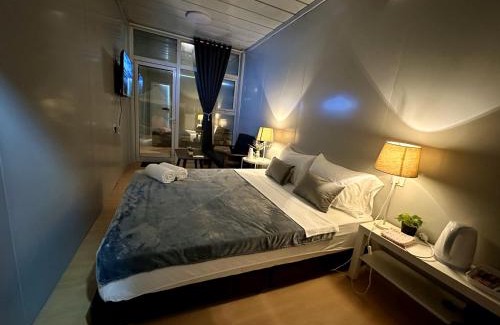 Petaling Jaya Hotel | H&T PJ Gasing - Cabin Studio - Netflix & Free Parking