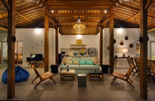 Petitenget Villa | #H1 8BR Oberoi Seminyak Beach 700m
