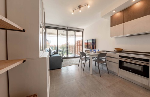 Santo Stefano al Mare Apartment | 𝐇𝟏𝟏 [Luxury 8A] - Porto - Swimming pool - Jacuzzi