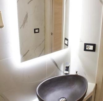 Pre Apartment | H2ome - Balbi in the city center near the station with parking