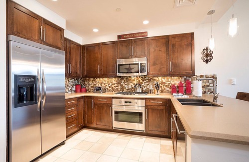 Downtown Steamboat Springs Condo | H305B | A/C | Great Downtown Location | High-end Interiors | Free City Bus | Ski