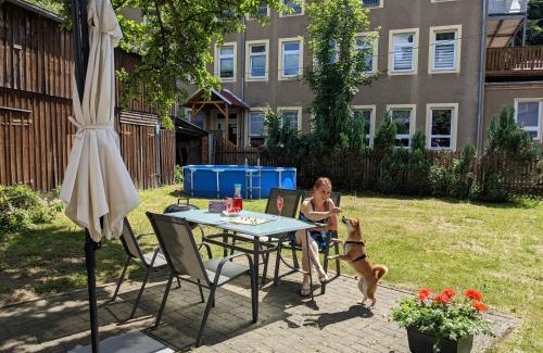 Sebnitz Apartment | H6 -Urlaubsmagie- Wohnung für 3 mit Pool & Terrasse