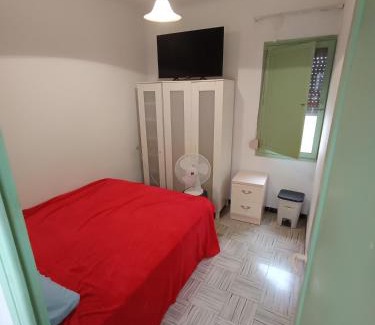 Novelda House | Habitación Cama Grande doble 150 x 190 Smart TV