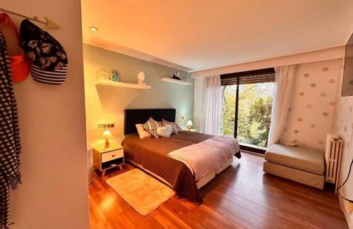 Hondarribia House | Habitación con baño compartido