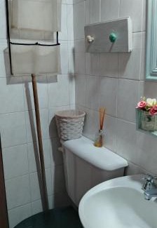 Ramallo Apartment | Habitación con baño para dos personas