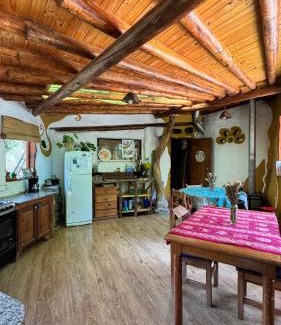 Las Rosas House | Habitación con baño privado en Casa Ecológica a 700 mts de la plaza