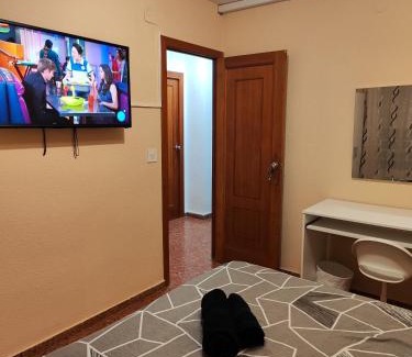 Gandia Apartment | Habitación Doble con baño privado,Gandía en piso compartido con los Anfitriónes
