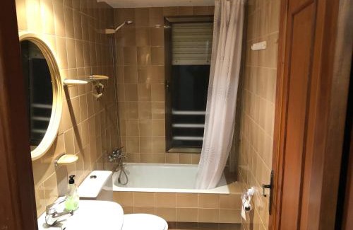 Gandia Apartment | Habitación Doble con baño privado,Gandía en piso compartido con los Anfitriónes