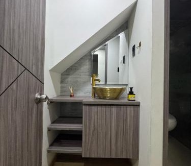 Engativa House | Habitación Privada Cerca al Aeropuerto