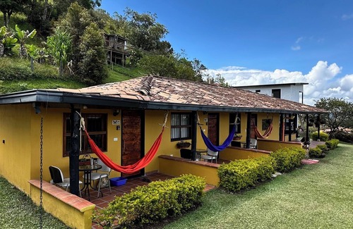 Guatape Cabin | Habitacion monarca - adosada