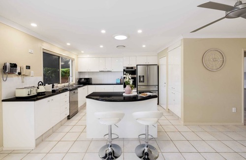 Carrara House | Habourlights 5BR River Front Private Pool & Dock