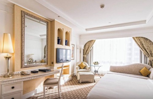 Sheikh Zayed Road Resort | Habtoor Grand Resort Club Oceanfront Junior Suite