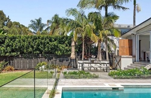 Avalon Beach House | Hachi - a beautiful home right near the Ocean