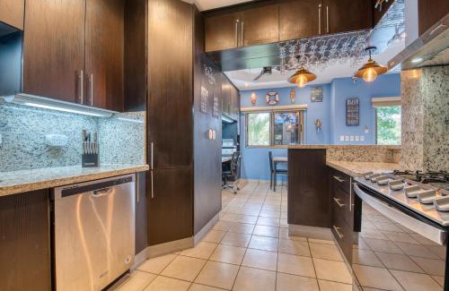 Playa Colorado Apartment | Hacienda Iguana Luxury Apartment with Pool & Golf