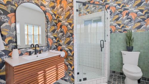 Bouldin House | Hacienda SoCo - Fire Pit & 3 Min Walk to SoCo