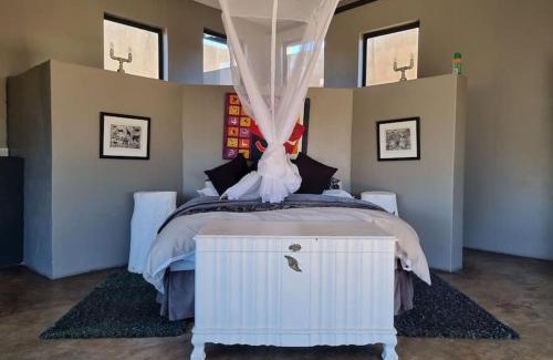 Ghanzi Ski Chalet | Hackberry House Bushwillow Cottage (Off Grid)