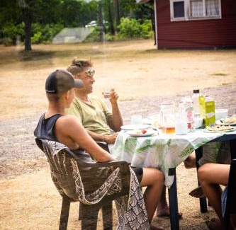 Stora Fro Hostel | Haga Park Camping & Stugor