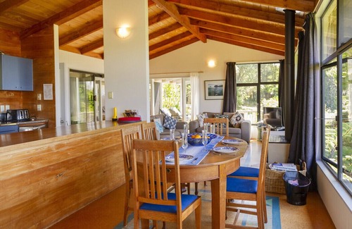 Hahei Cottage | Hahei Hideaway - Hahei Holiday Home