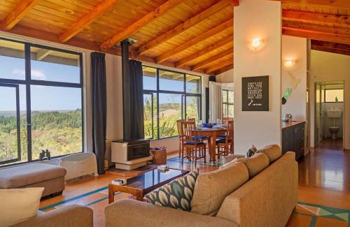 Hahei House | Hahei Hideaway - Hahei Holiday Home