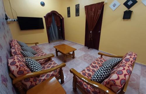 Bota House | HAIDA'S HOMESTAY Seri Iskandar, Perak