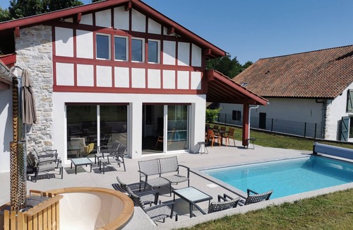 Saint-Pierre-d'Irube House | Haitzaldea