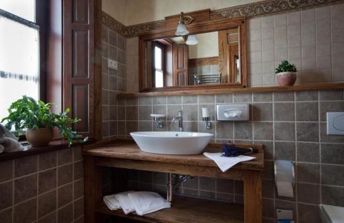 Villany Bed & Breakfast | Halasi Pince Panzió