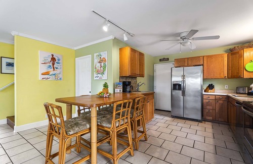 Kahaluu Bay House | Hale A Kai: Big Island Home w/partial Ocean view, AC &WiFi