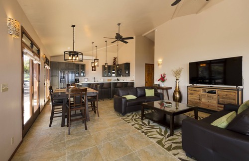 Keaau House | HALE HALE'AI OCEANFRONT AIR CONDITIONED SPECTACULAR with POOL