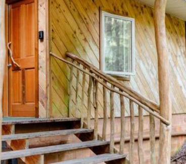 Volcano Cabin | Hale Kumu La'au- A'a