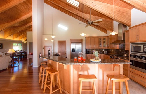 Hamakuapoko House | Hale Pola'i - House of Peaceful Night - Licensed with Maui County STPH2014-0006