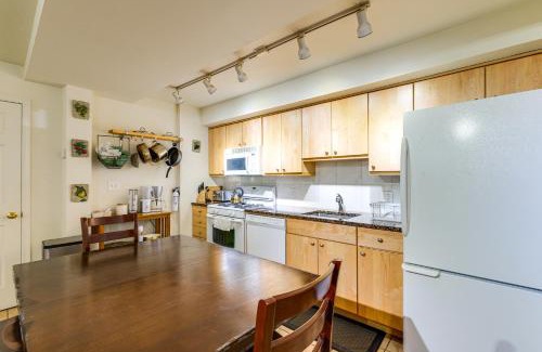 Petworth Apartment | half Mi to Metrobus Stop! Walkable Petworth Duplex