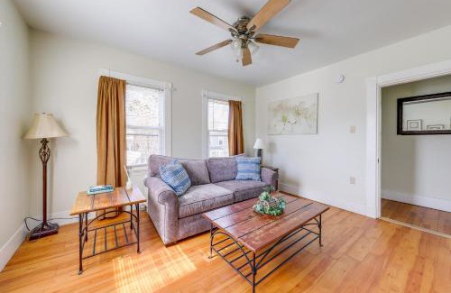 Old Orchard Beach Apartment | half Mi to Pier WFH-Friendly Apt in Maine!
