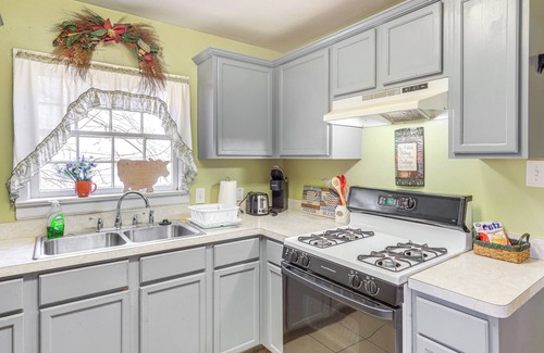 Atlanta House | Half-Mi to Pool & Golf: Atlanta Home w/Veranda!
