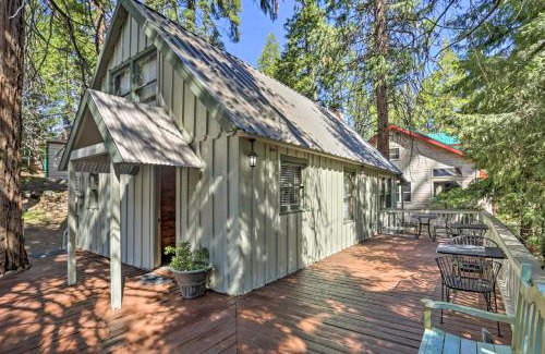 West Village House | Half-Mi to Shaver Lake Cabin with Wraparound Deck