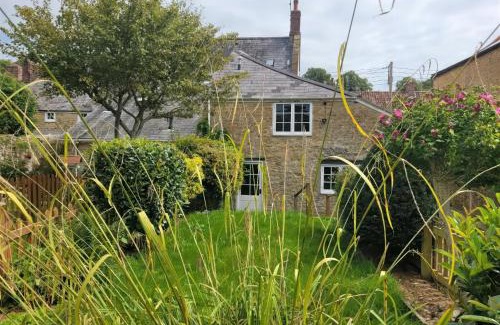 Beaminster House | Half Pint Cottage