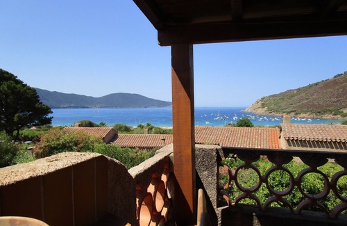 Residences du Golfe de Lava House | Half villa 200m from the beach with sea view.