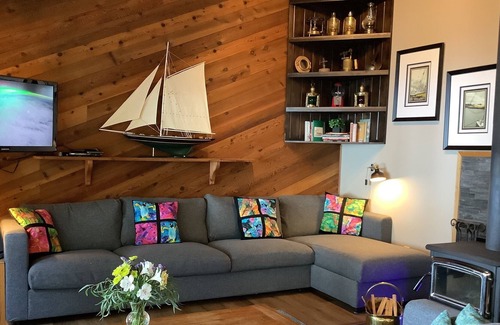 Halfmoon Bay House | Halfmoon Bay Cottage - Privacy and Spectacular Views