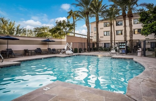 Chandler Apartment | Hall of Flame Museum of Firefighting! Comfortable Unit w/Pool view, Onsite Pool
