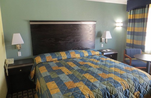 Marion Hotel | Hallmarc Inn