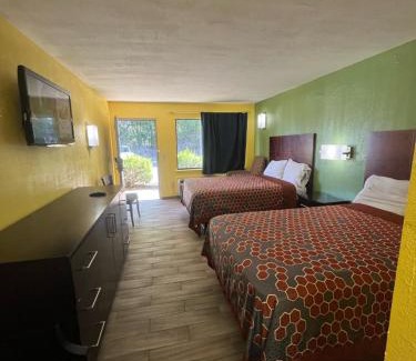 New Albany Hotel | Hallmarc Inn