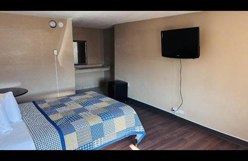 Fort Wayne Hotel | Hallmark Inn By OYO Fort Wayne