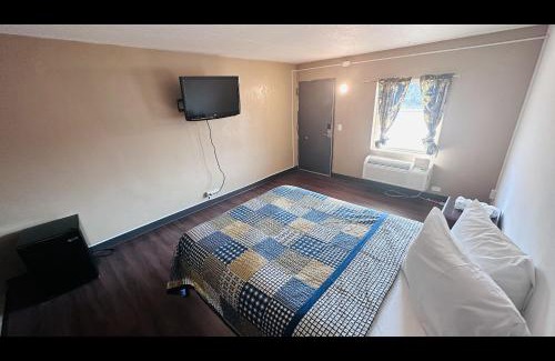 Fort Wayne Hotel | Hallmark Inn By OYO Fort Wayne
