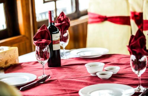 Ha Long Boat Rental | Halong Fantasea Cruise